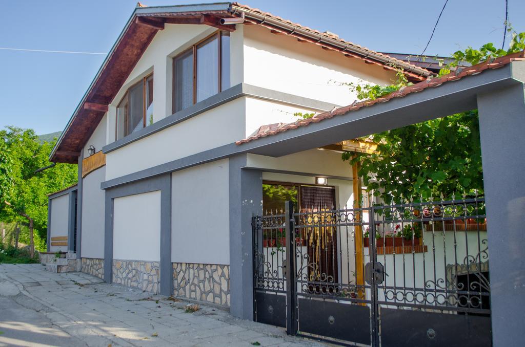 Guesthouse Juli Sapareva Banya Ngoại thất bức ảnh